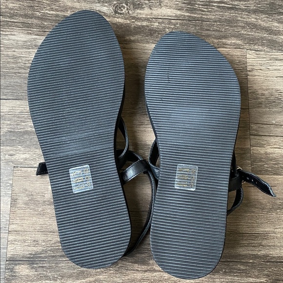 NWOT Pilcro Women’s Black Thong Sandals Size 8.5 (39) - Picture 5 of 7